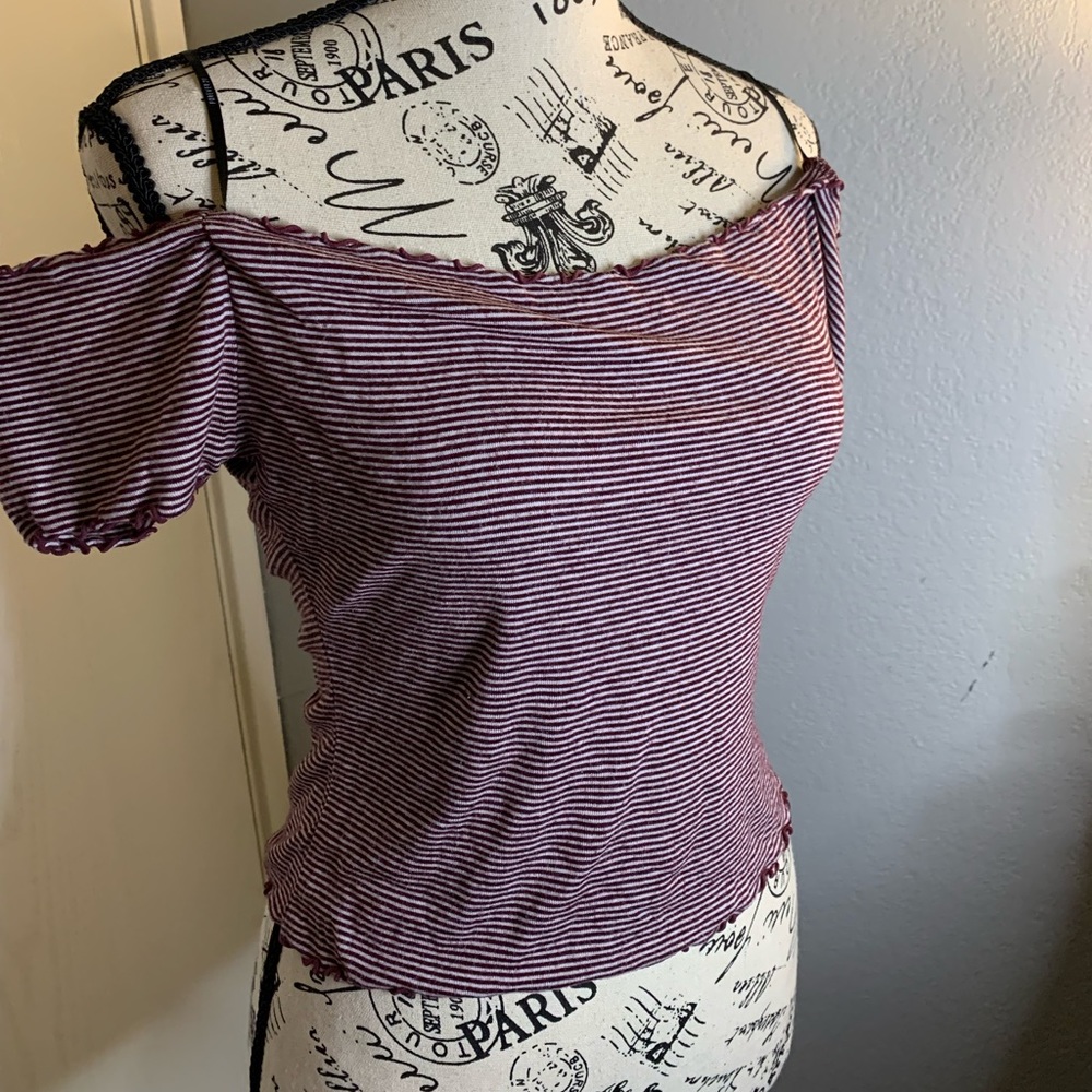 Cute off the shoulder, striped crop top!!